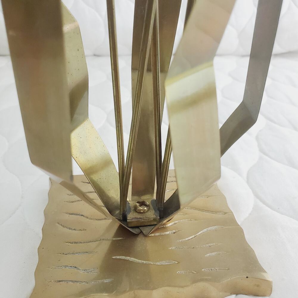 Vintage Brass Cattail On Water Sculpture Mid Century Modern Home Decor 16” Tall - Picture 6 of 10
